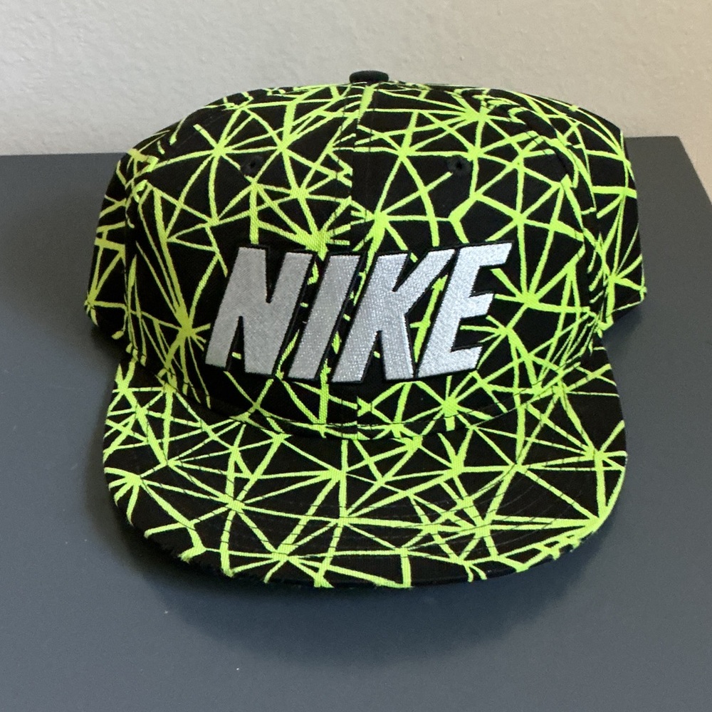 Nike Youth Black and Neon Yellow Patterned Cap